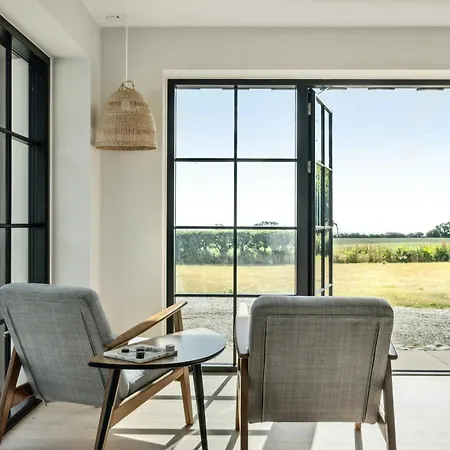 Enjoy Nature In A Thatched Annex From 1860 *