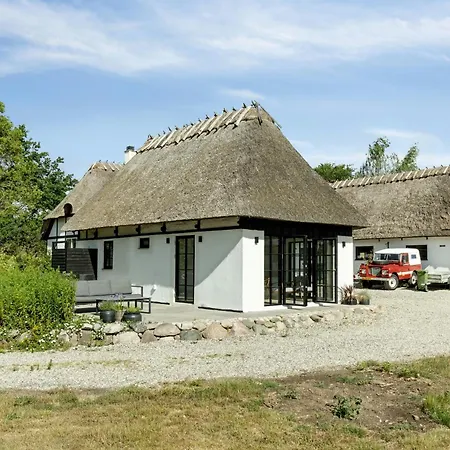 Enjoy Nature In A Thatched Annex From 1860 Tatil Evi
